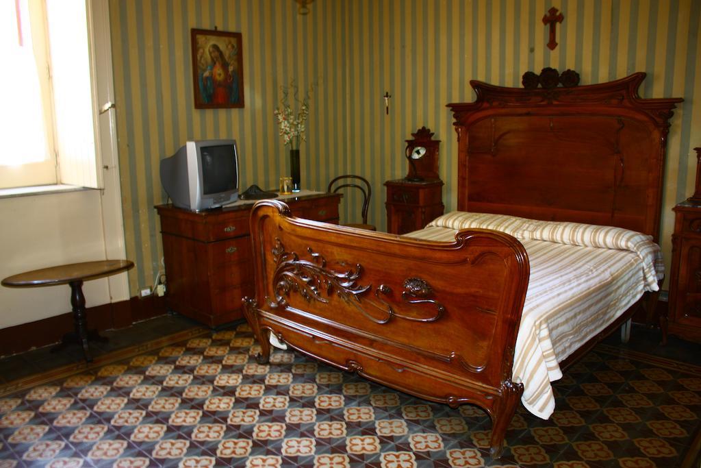 B&B Sotto I Pini Zafferana Etnea Pokój zdjęcie